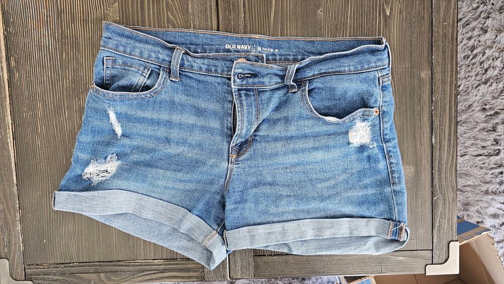 Old Navy Boyfriend Denim Shorts | Classic Medium Wash Jean Jorts | Sz 8